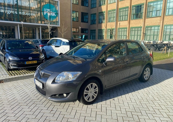 Toyota Auris cena 19000 przebieg: 192000, rok produkcji 2007 z Warszawa małe 121